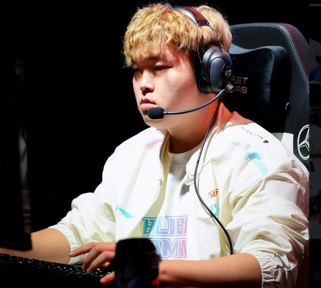 网络论坛中 网络论坛中