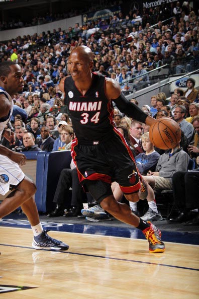 民们追逐的 民们追逐的