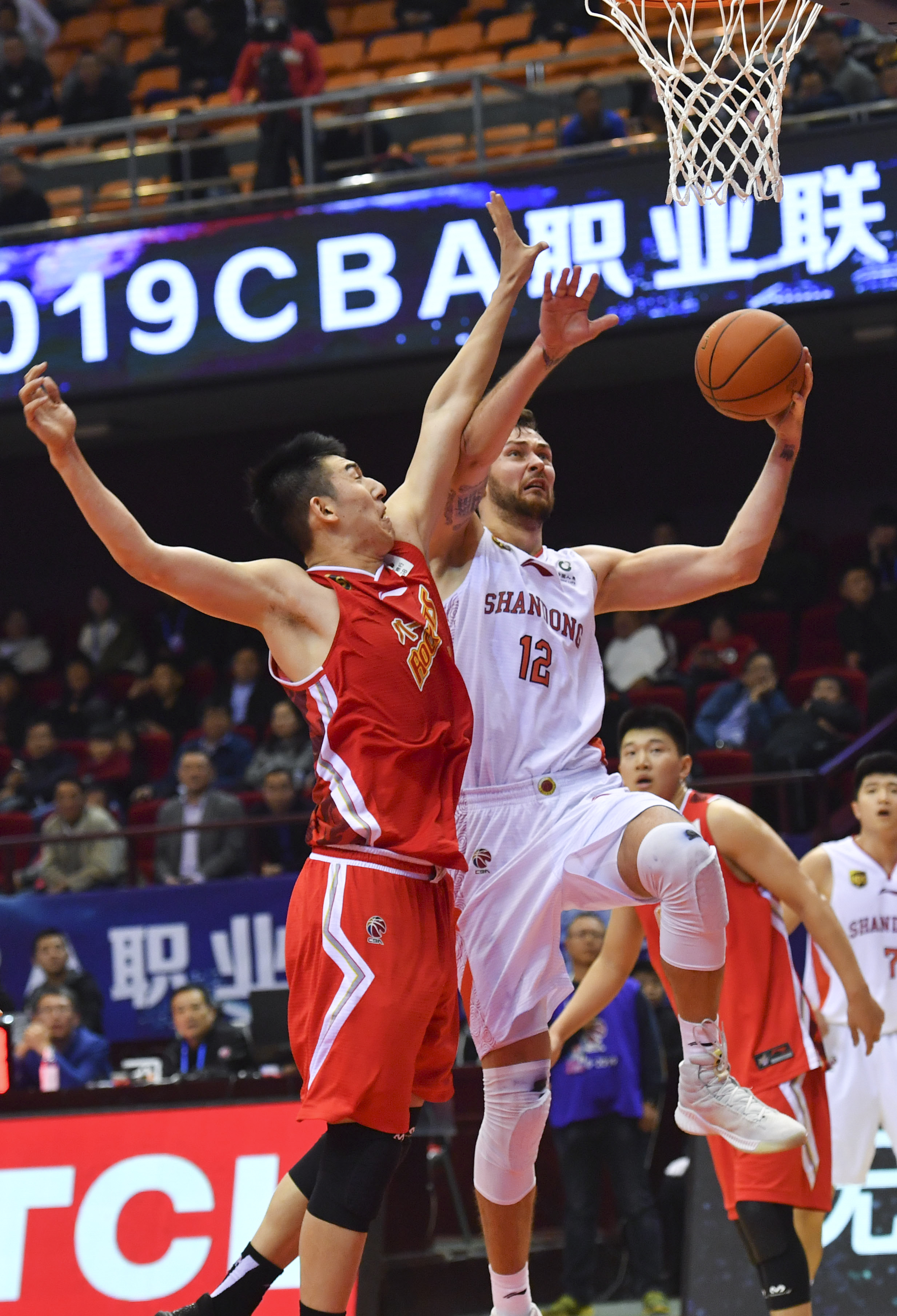 并且阵容深 并且阵容深