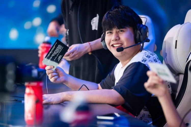 曾效力於 曾效力於